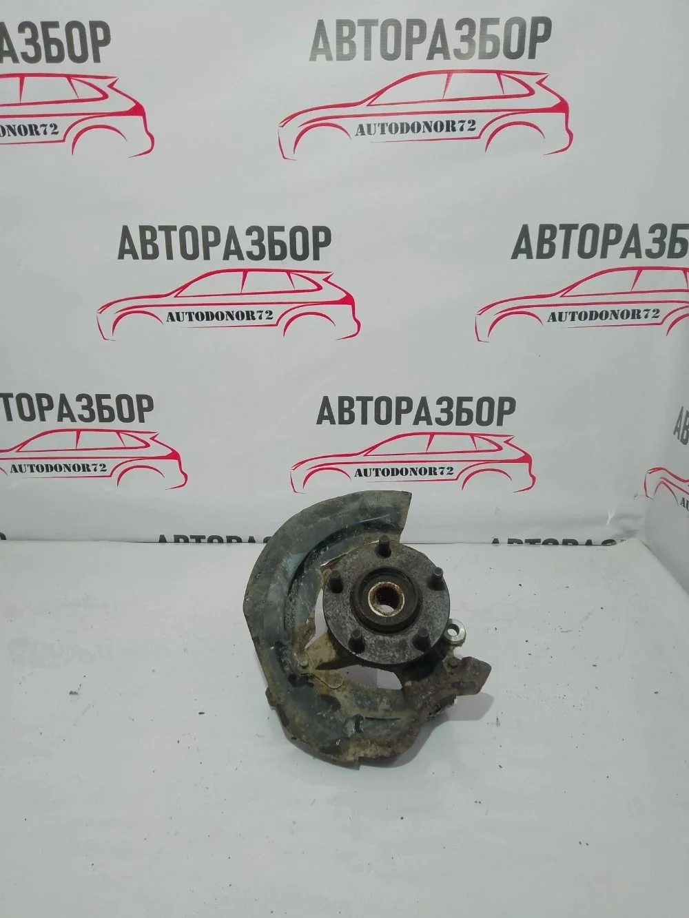 Кулак поворотный передний правый Mazda 3 BL (2008—2011)