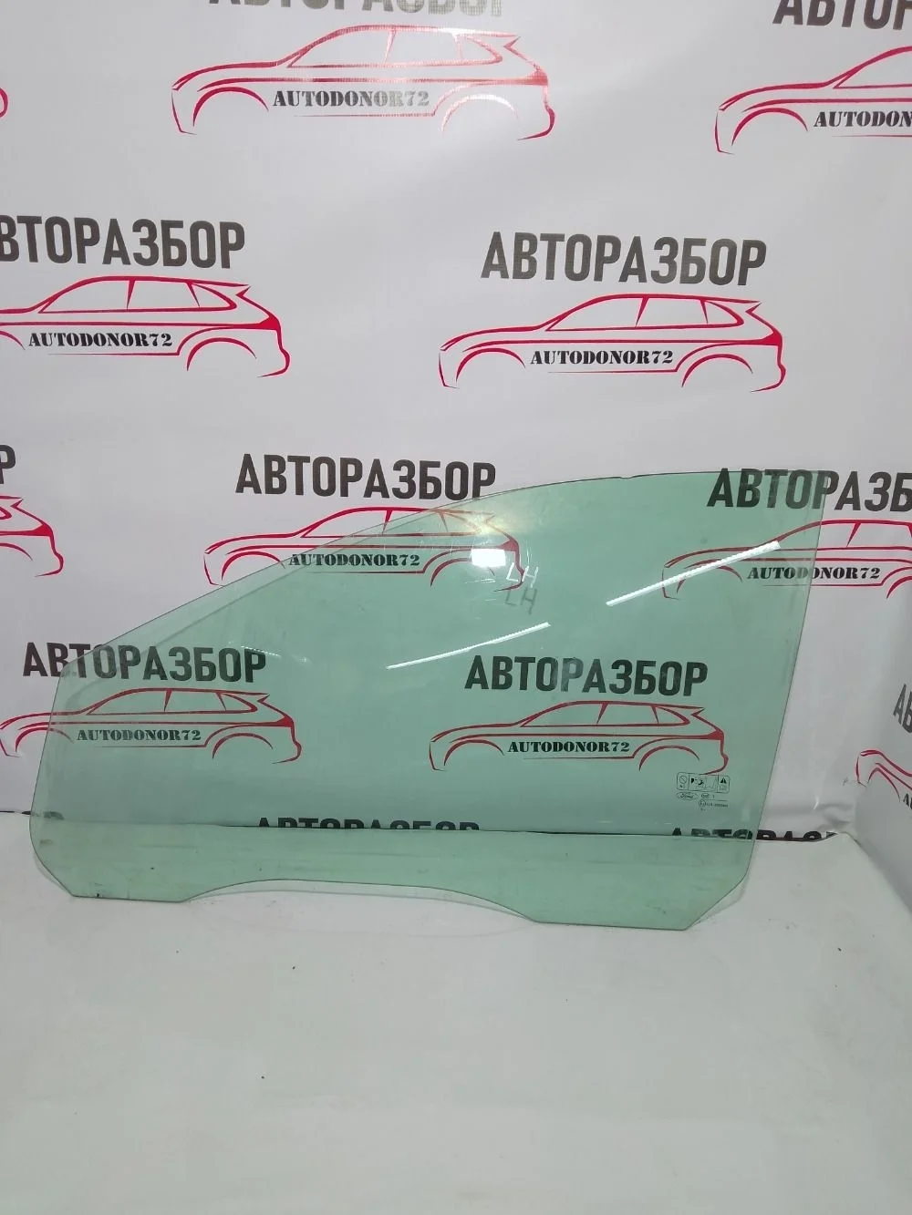 Стекло передняя левая Ford Focus II (2005—2008)