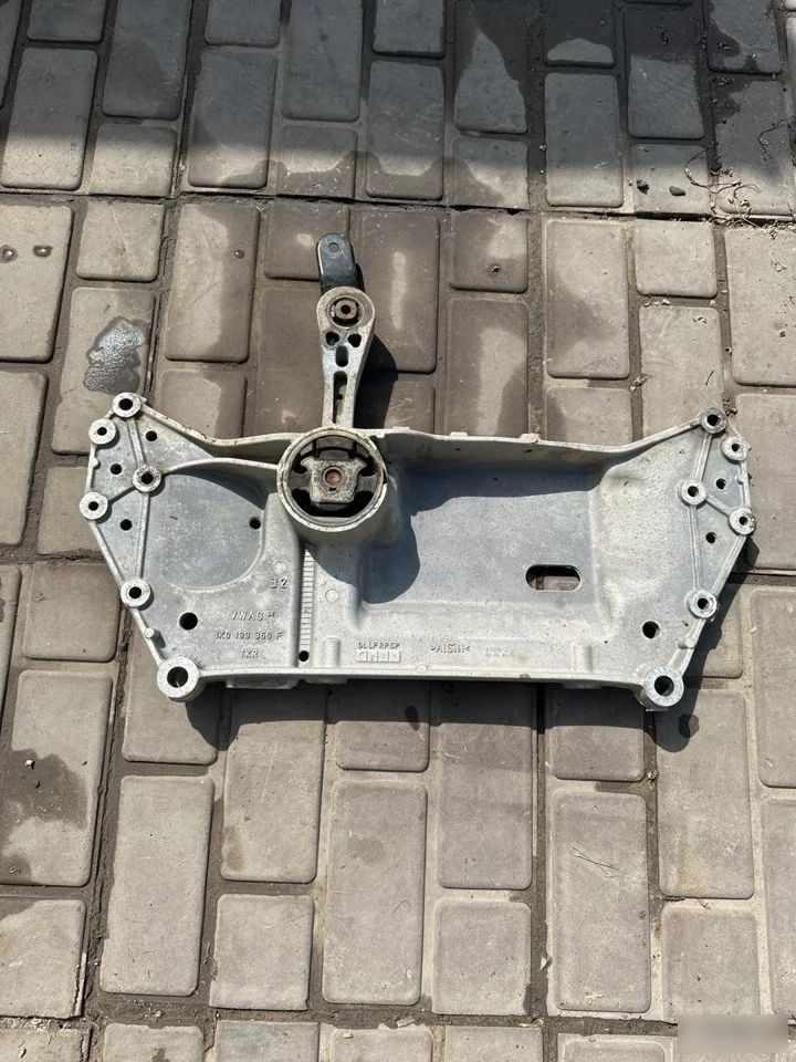 Подрамник передний Volkswagen Golf Plus I (2005—2009)