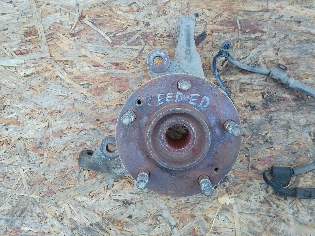 Кулак поворотный передний правый Hyundai Elantra IV (2006—2011)