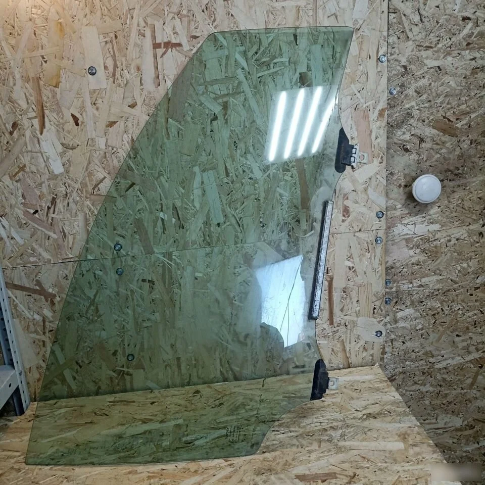 Стекло переднеЕ правое Toyota Auris E150 (2006—2010)