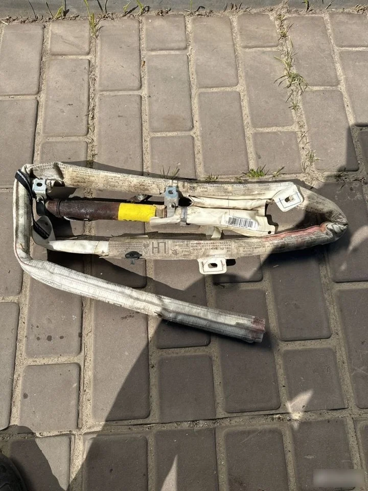 Шторка безопасности левая Toyota Avensis T250 рестайлинг (2006—2009)