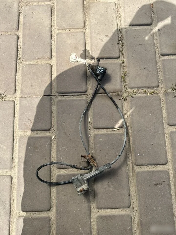 Датчик ABS передний левый Toyota Corolla IX (2000—2004)