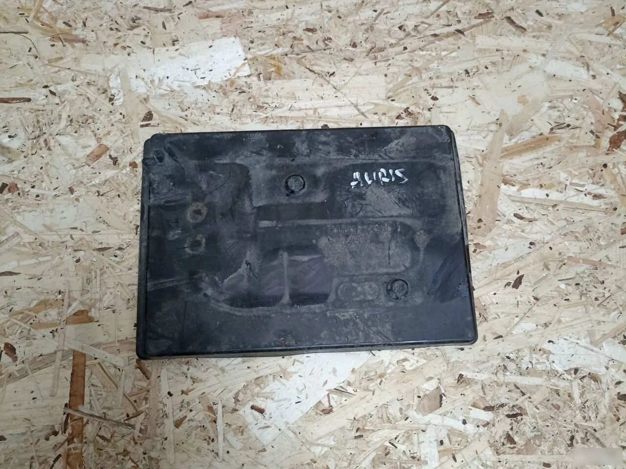 Площадка АКБ Toyota Avensis T270 (2008—2011)