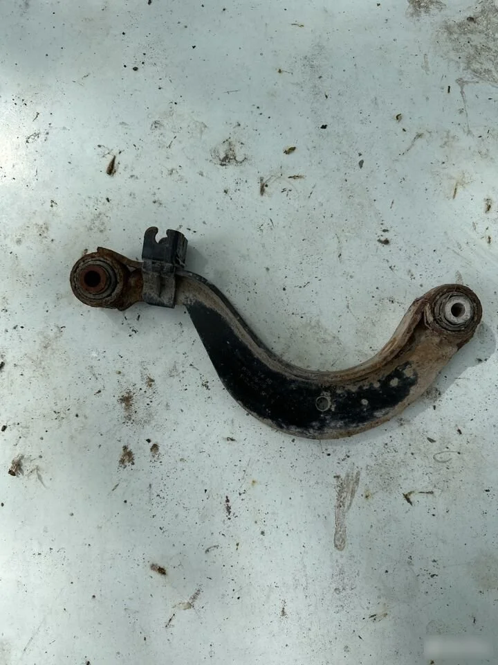 Рычаг поперечный верхний левый правый Volkswagen Golf Plus I (2005—2009)