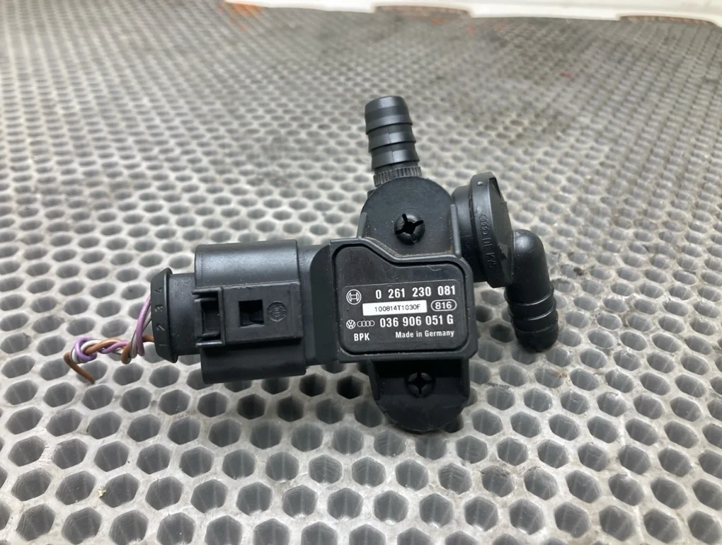 Трубка вакуумная Audi Q7 2010 4L