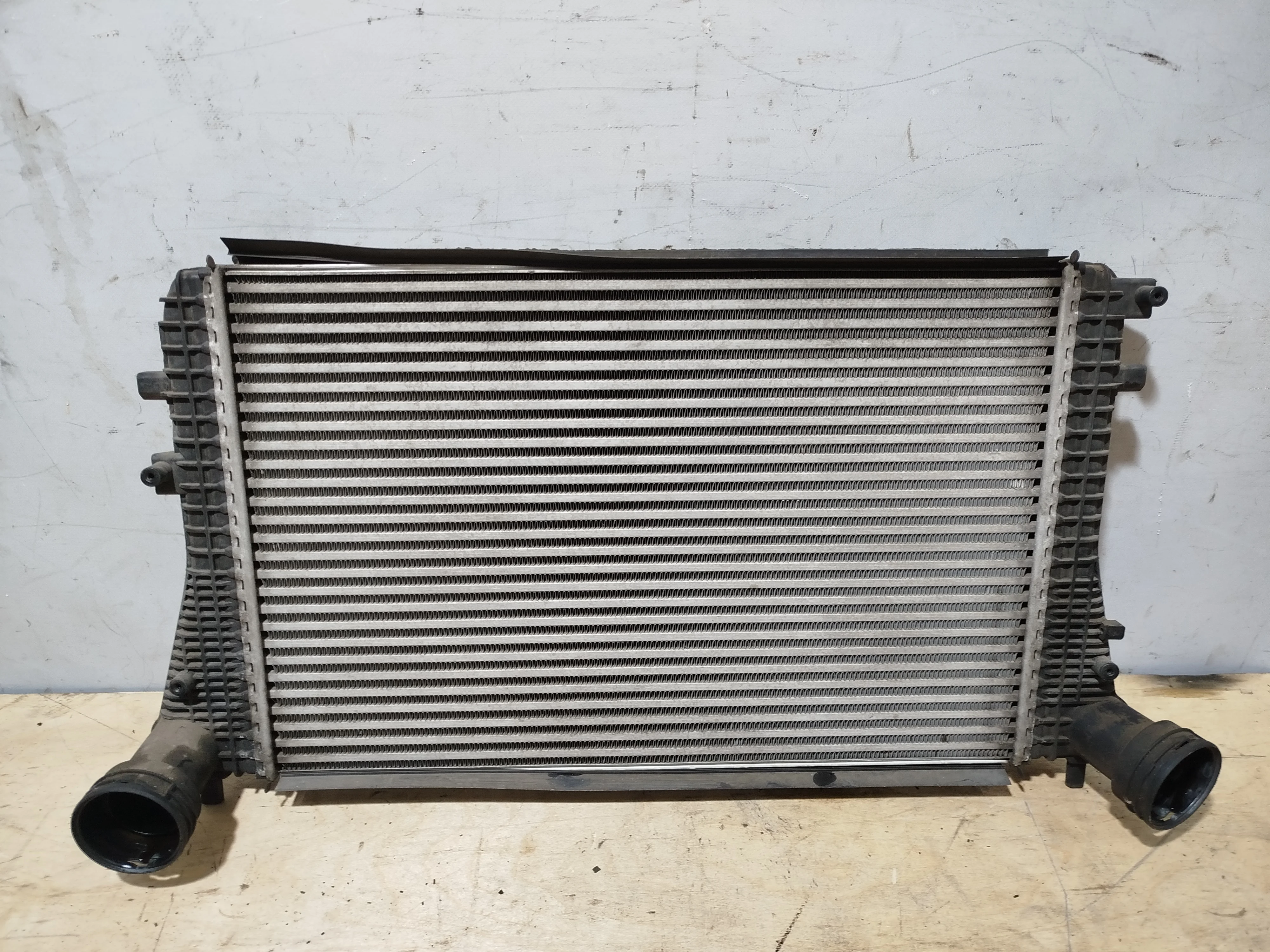 РАДИАТОР ИНТЕРКУЛЕРА AUDI VOLKSWAGEN SEAT SKODA ... OCTAVIA SHARAN SUPERB TIGUAN TOLEDO TOURAN TT YETI ... 5P2 5P5 8J3 8J9 8P1 8P7 8PA MK5 1K0145803A FA353Z