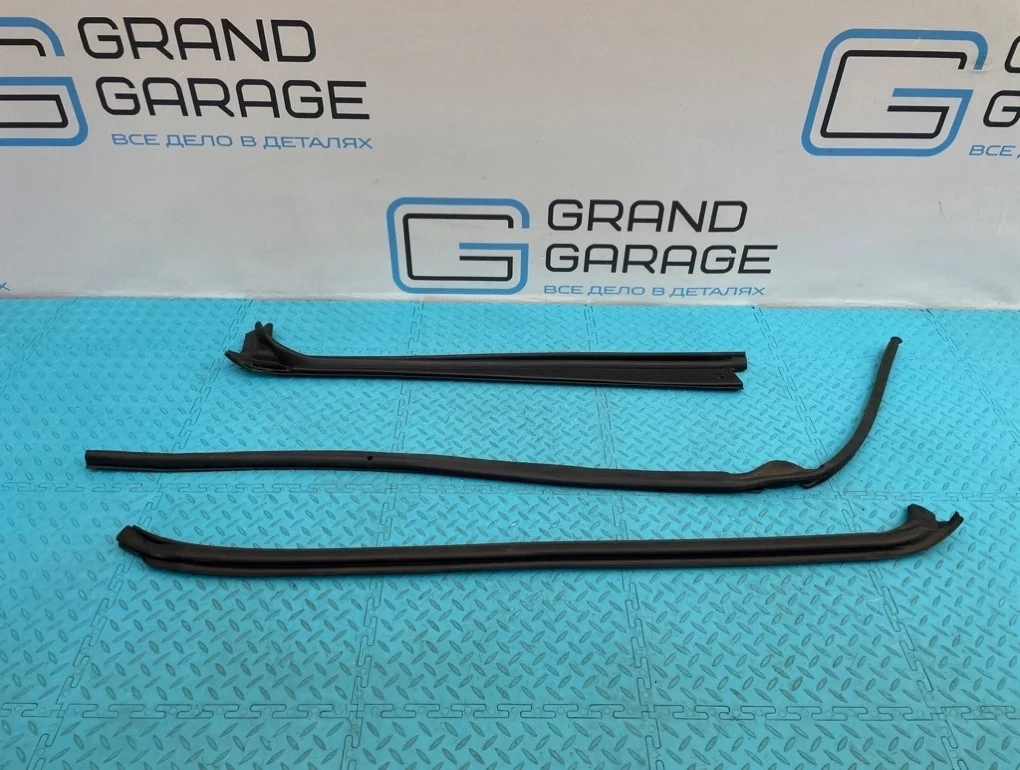 Уплотнитель двери Mercedes-Benz Ml-Class 2002 A1637301678 W163 112.942 3.2, задний правый