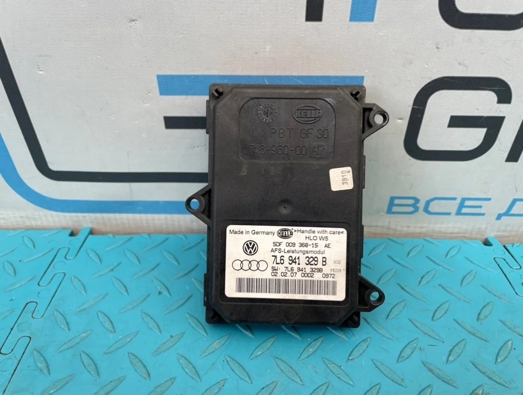 Блок фар Volkswagen Touareg 2007 7L6941329B 7L6 BHK 3.6, правый