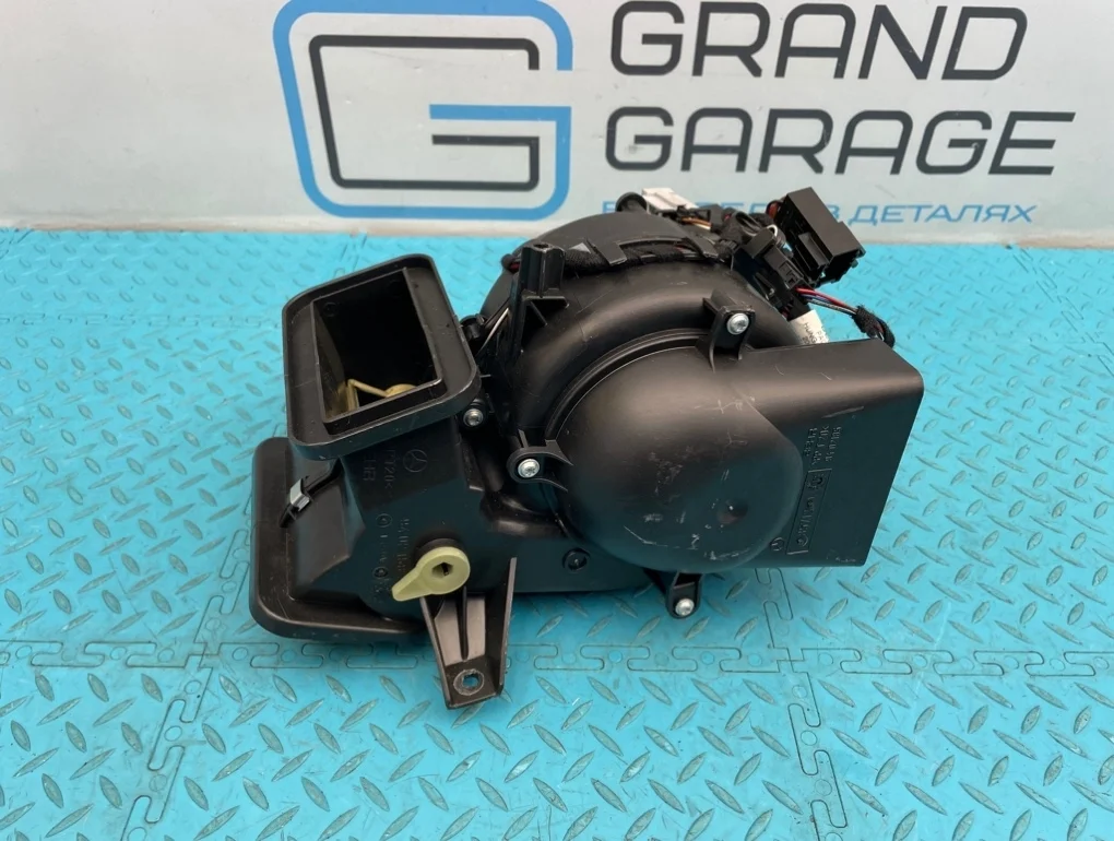 Моторчик печки Mercedes-Benz Ml-Class 2002 A1638300308 W163 112.942 3.2, задний