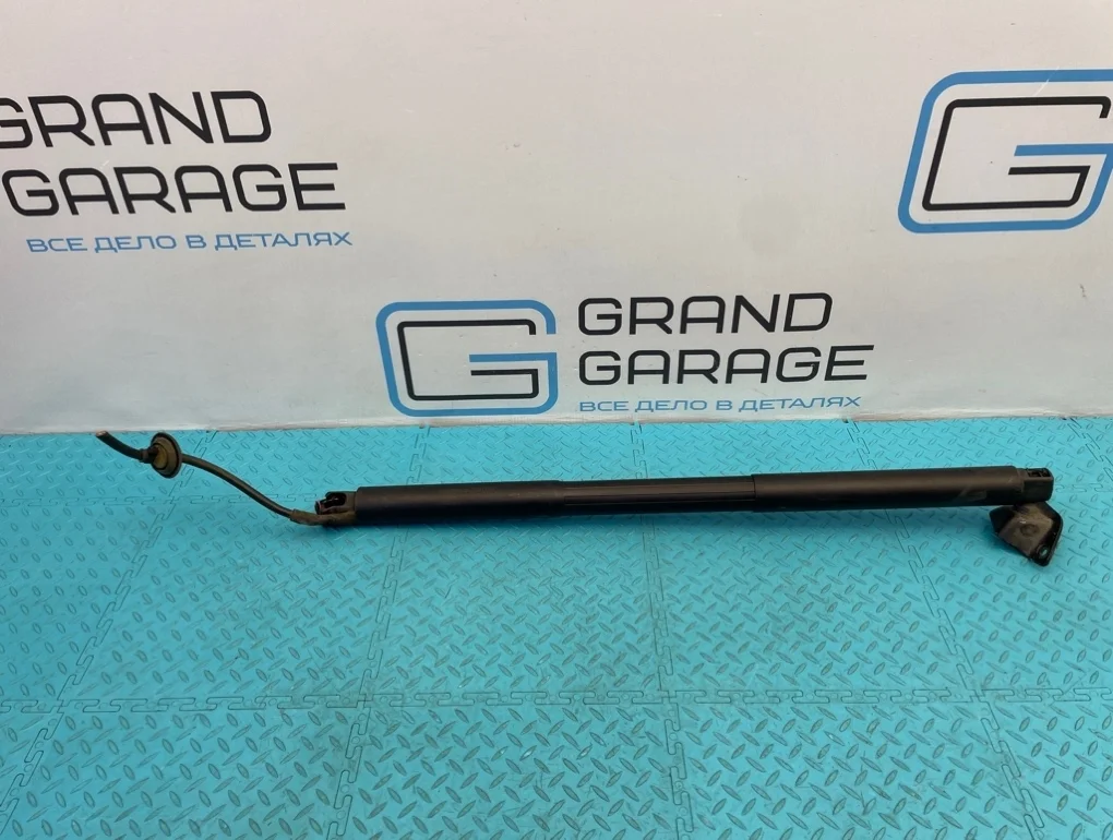 Амортизатор багажника Mercedes-Benz Ml-Class 2012 A1668900430 W166 642.826 3.0, правый