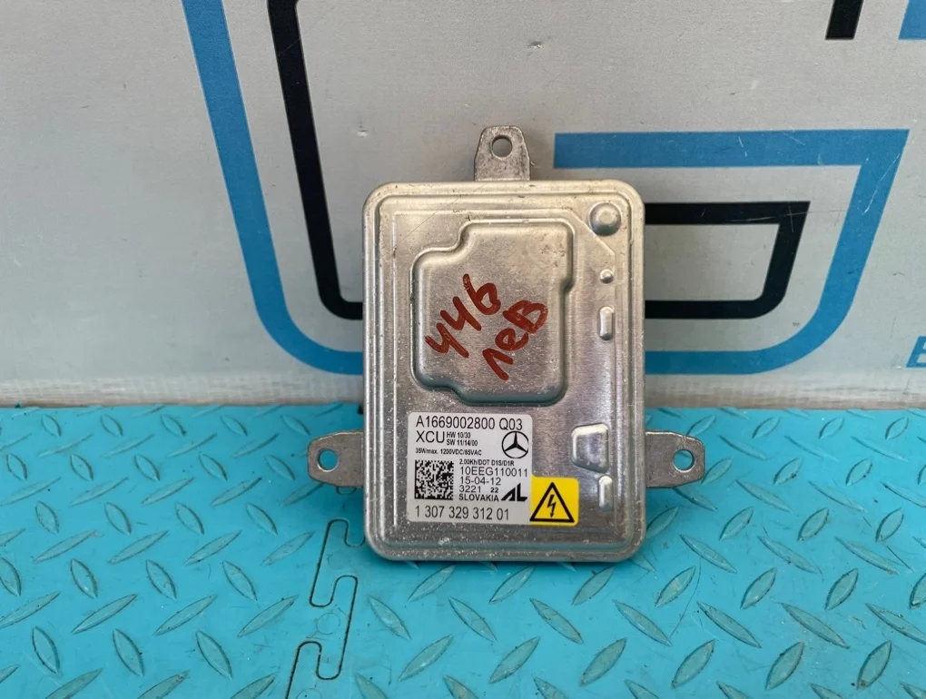 Блок розжига ксенона Mercedes-Benz C-Class 2012 A1669002800 C204 271.820 1.8, левый