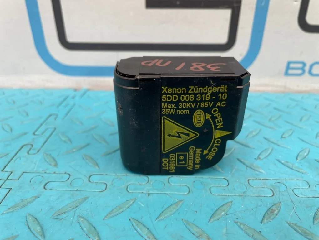 Блок розжига ксенона Mercedes-Benz E-Class 2006 A0028202526 W211 272.943 3.0, правый