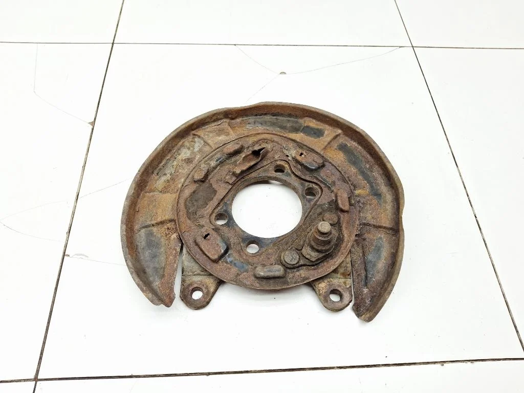 Щит опорный задний левый Mitsubishi Lancer 10 2008 CY