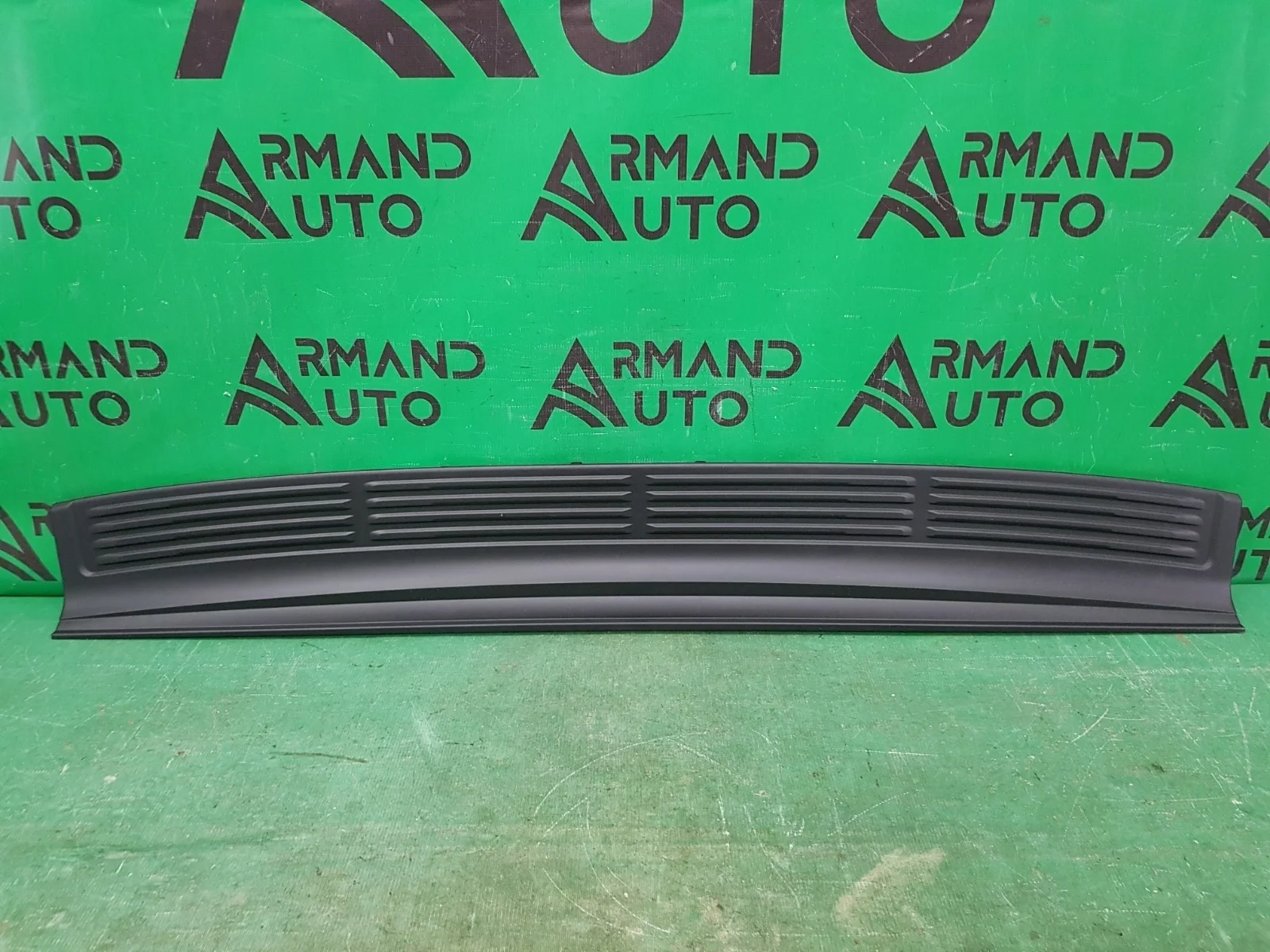 Накладка бампера верхняя LEXUS LX 2015-2023 URJ200