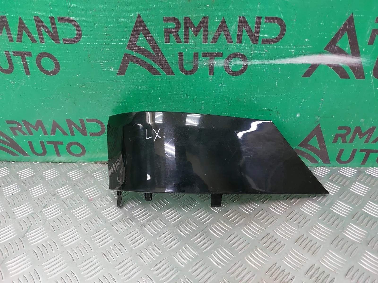 Накладка бампера LEXUS LX 2015-2023 URJ200