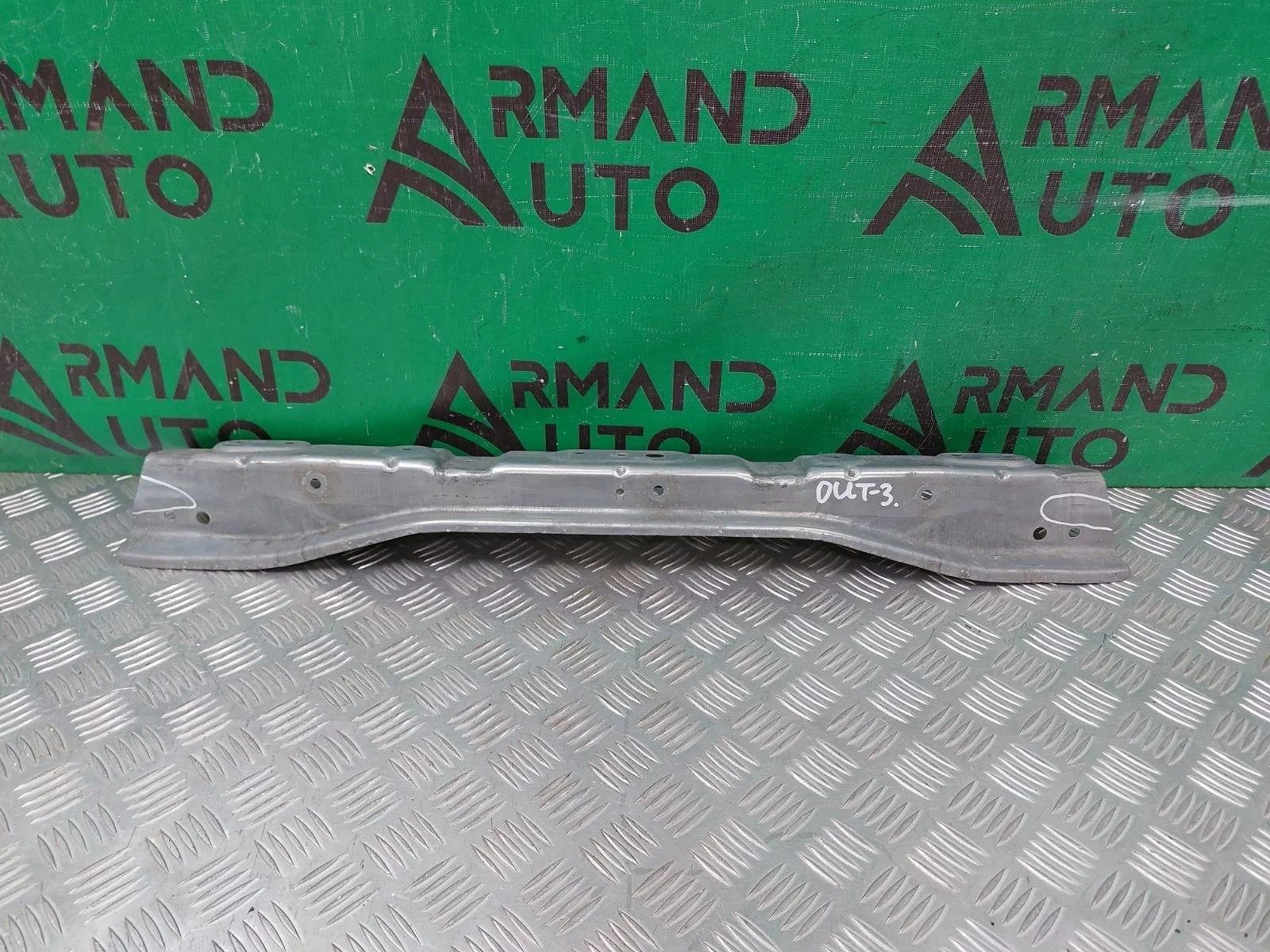 Усилитель бампера верхний Mitsubishi Outlander 2015-нв 3