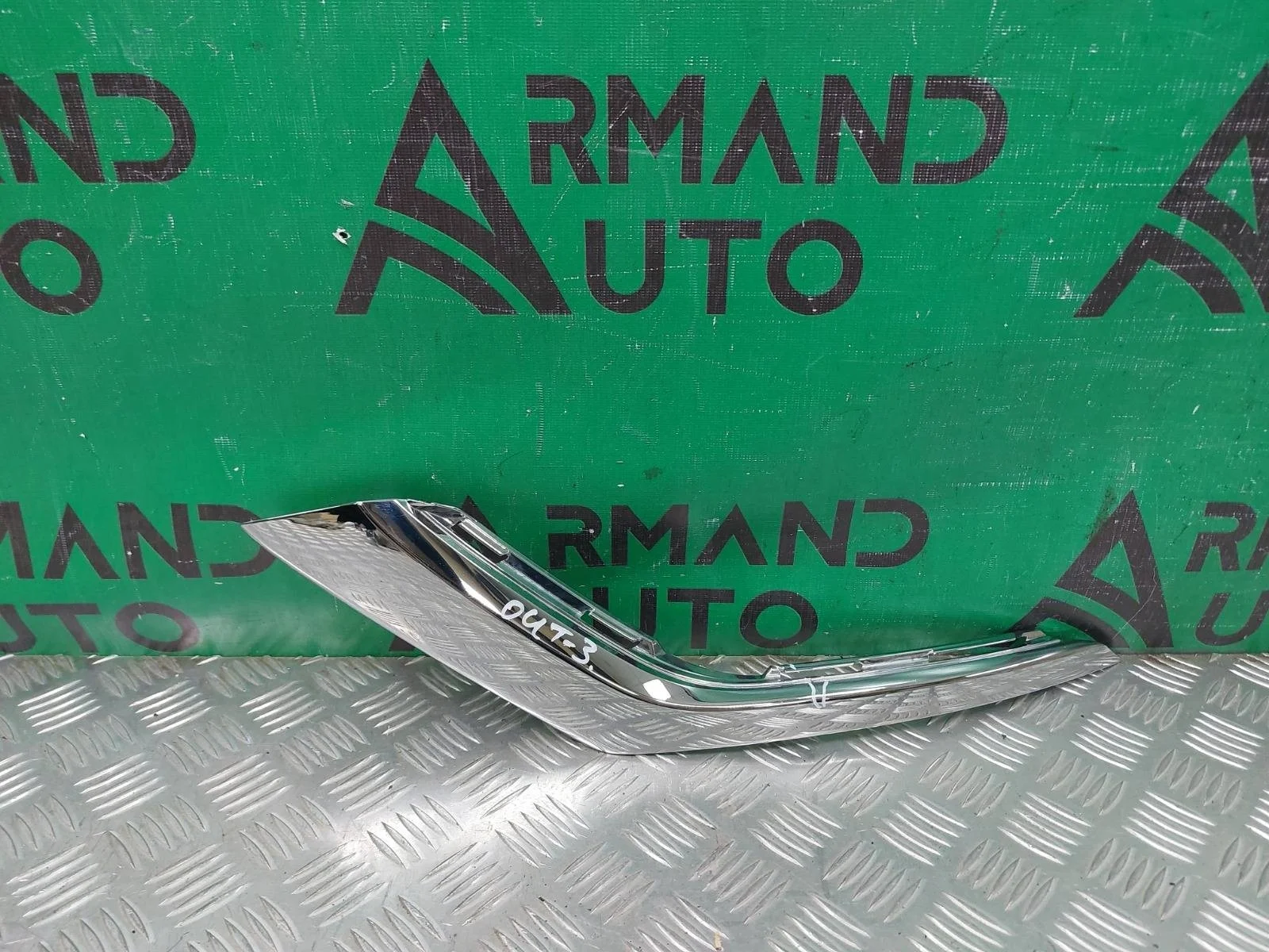 Накладка бампера MItsubishi Outlander 2015-нв 3