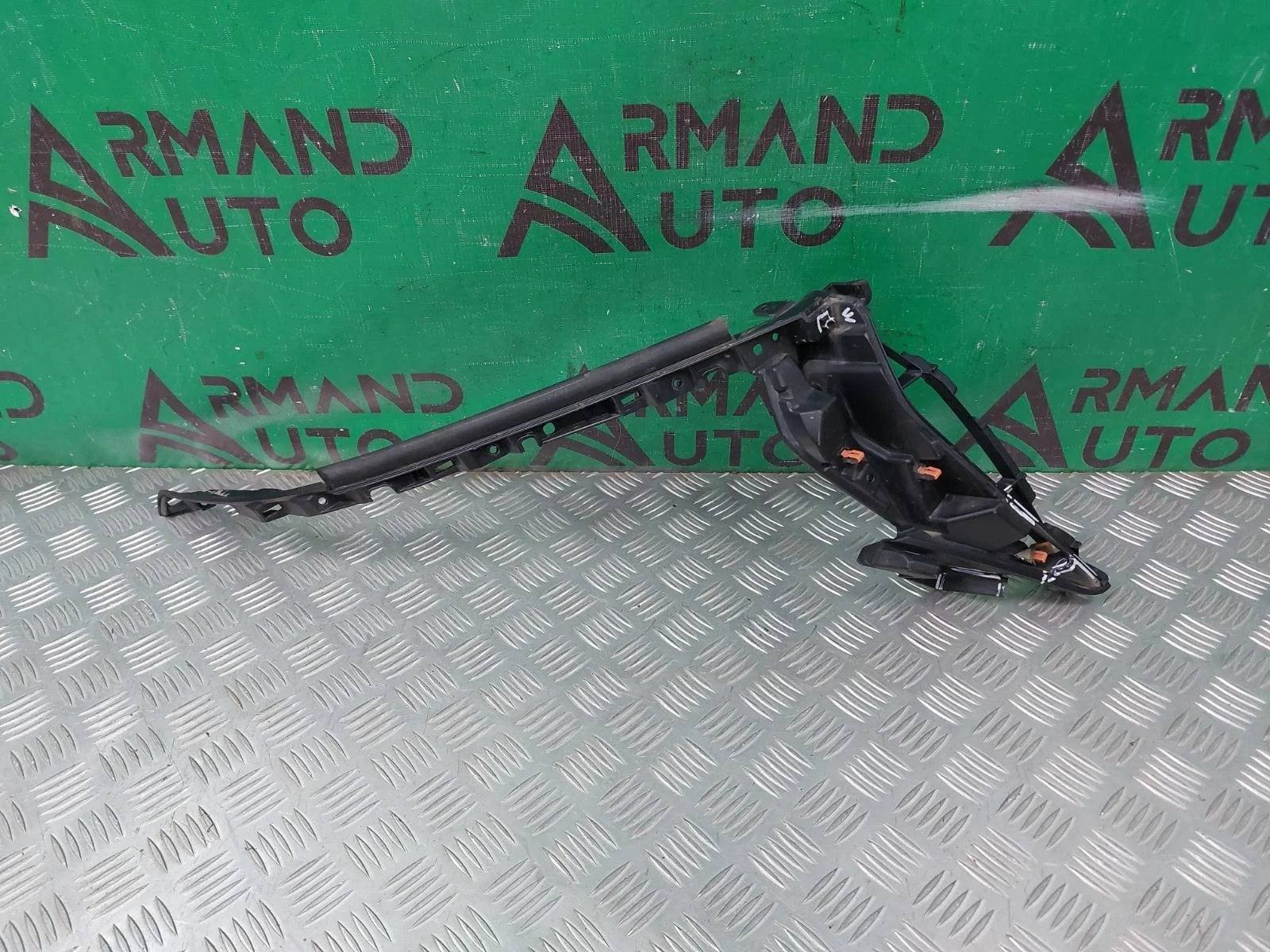 Кронштейн фары Toyota Land Cruiser Prado 2017-нв 150