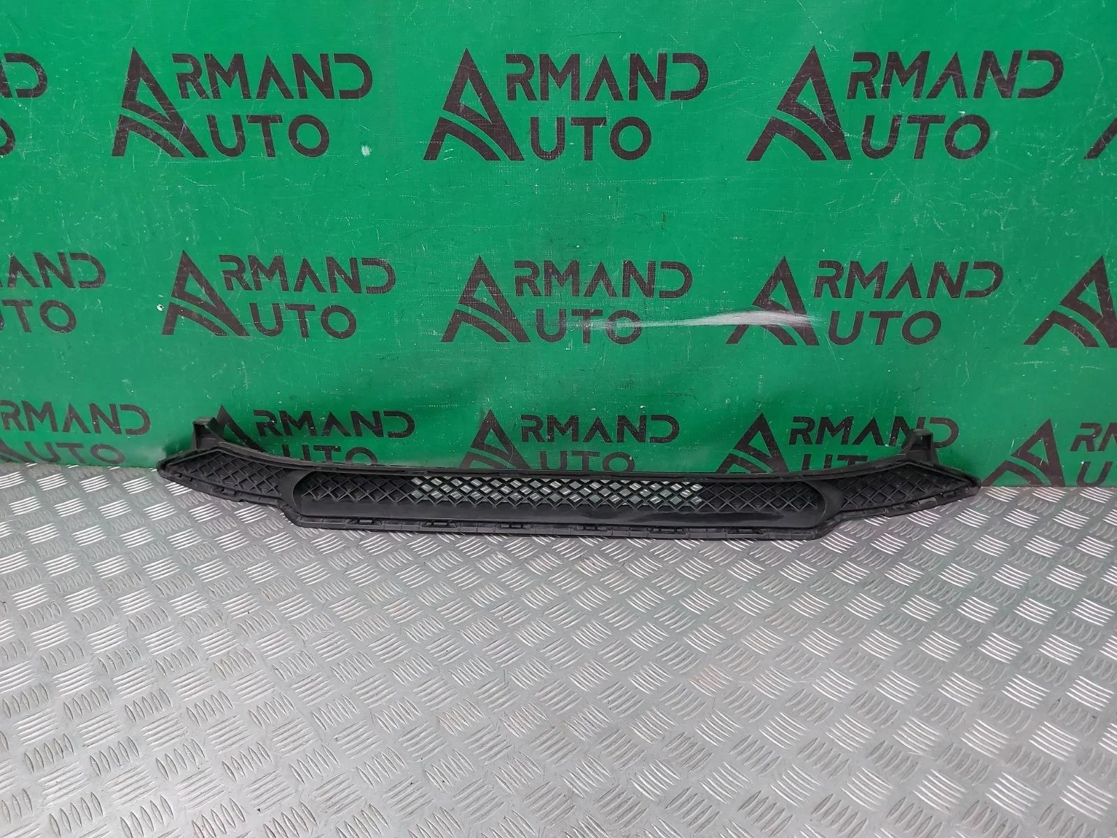 Решетка бампера Hyundai Solaris 2020-нв