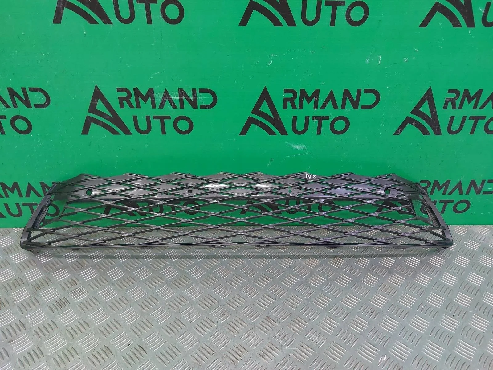 Решетка бампера Lexus NX 2014-2017