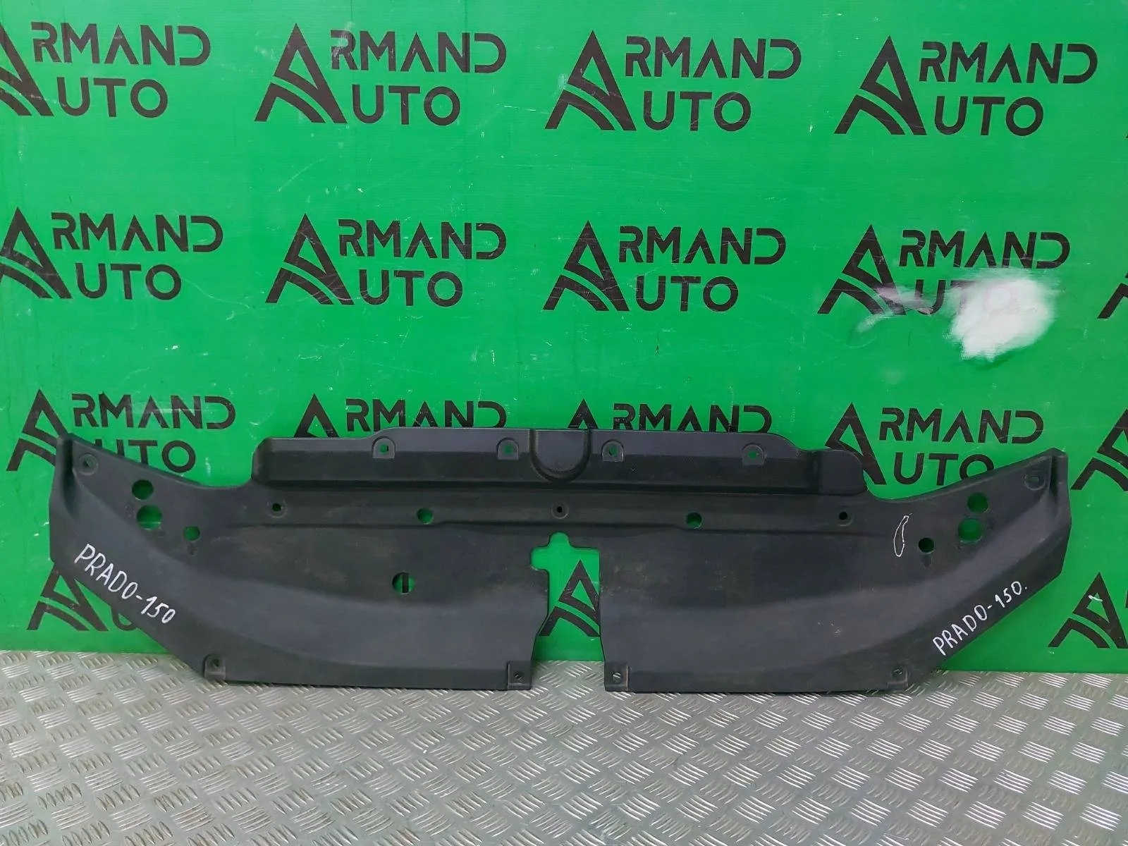 Кожух замка капота Toyota Land Cruiser Prado 2017-нв 150