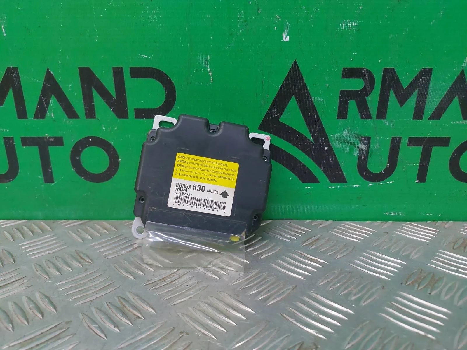 Блок управления airbag Mitsubishi Pajero Sport 2015-2021 3