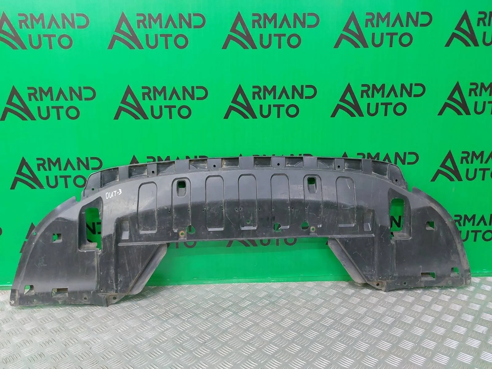 Пыльник бампера Mitsubishi Outlander 2012-нв 3