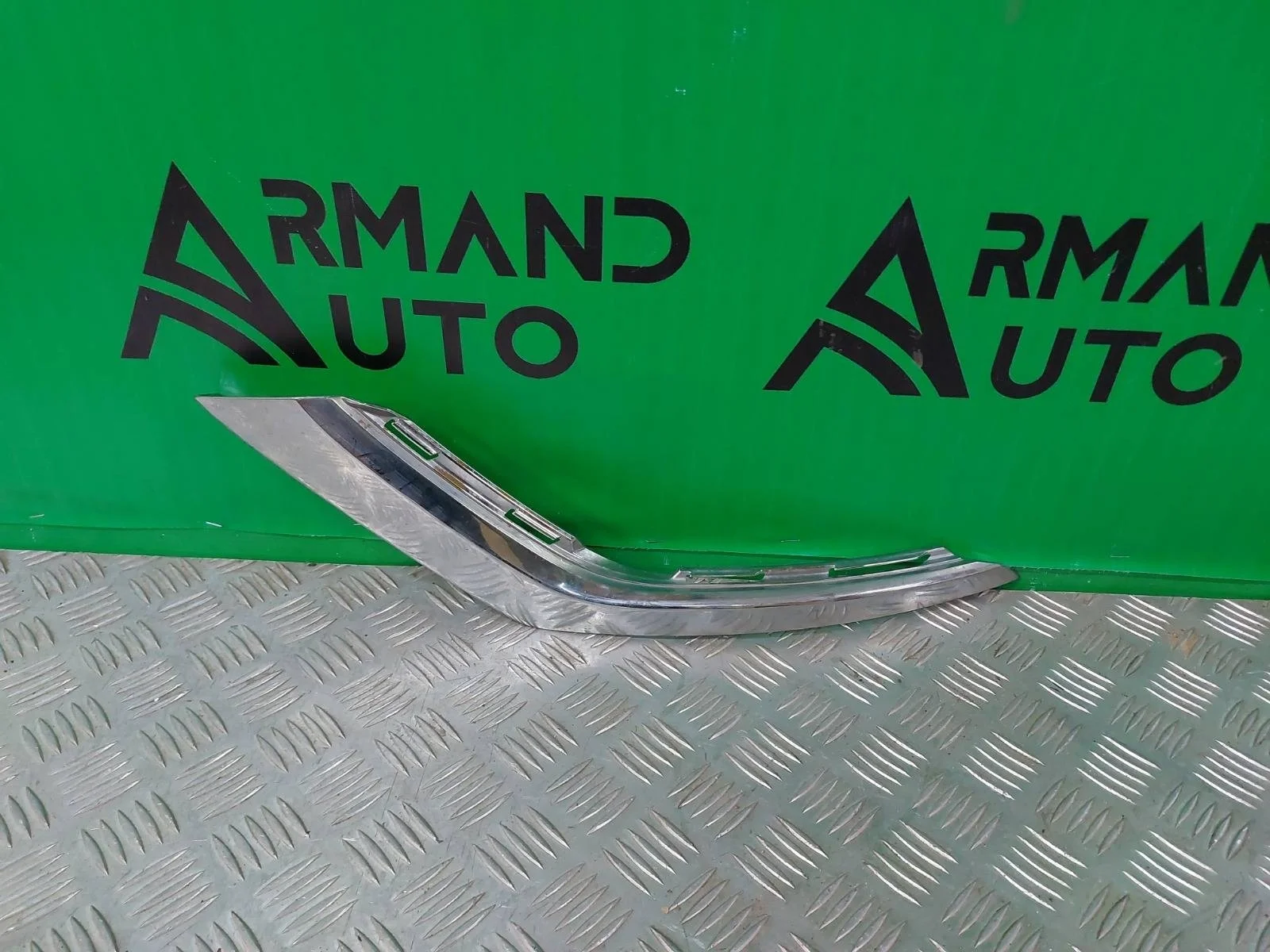 Накладка бампера Mitsubishi Outlander 2015-нв 3