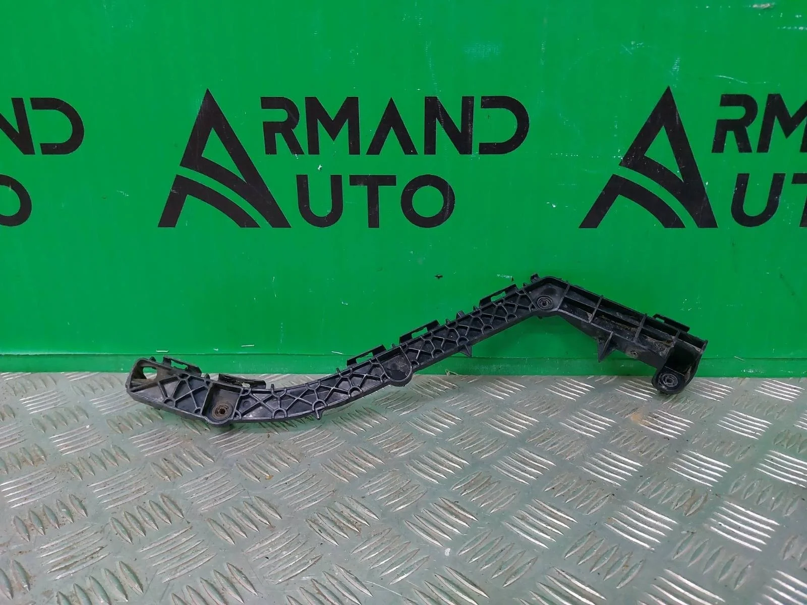 Кронштейн бампера Toyota Land Cruiser Prado 2009-нв 150