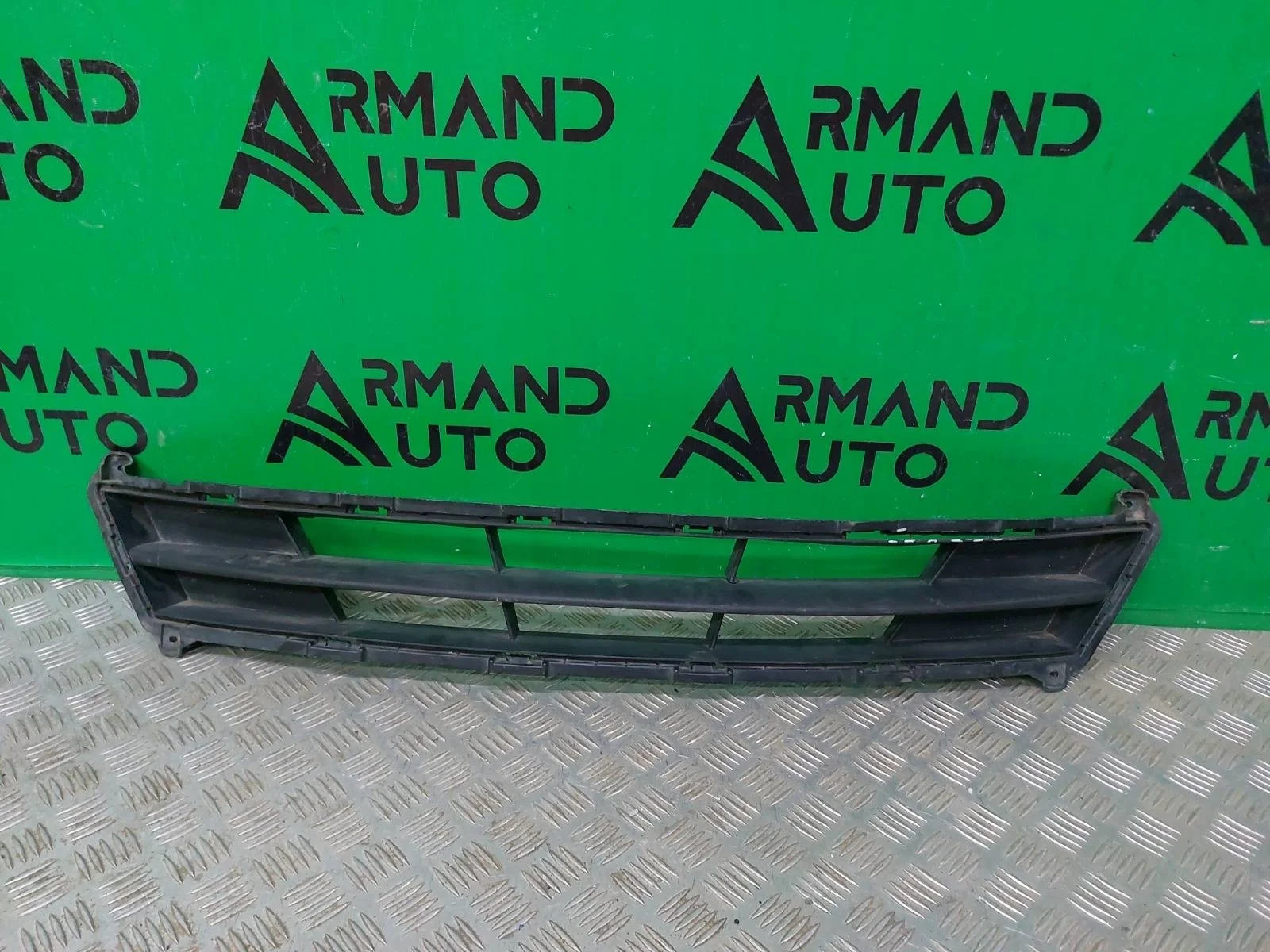 Решетка бампера Hyundai Solaris 2014-2017