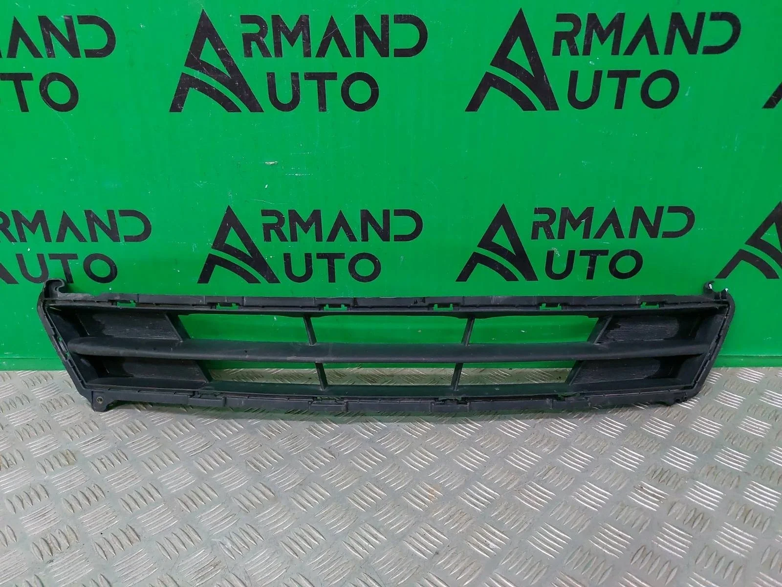 Решетка бампера Hyundai Solaris 2014-2017