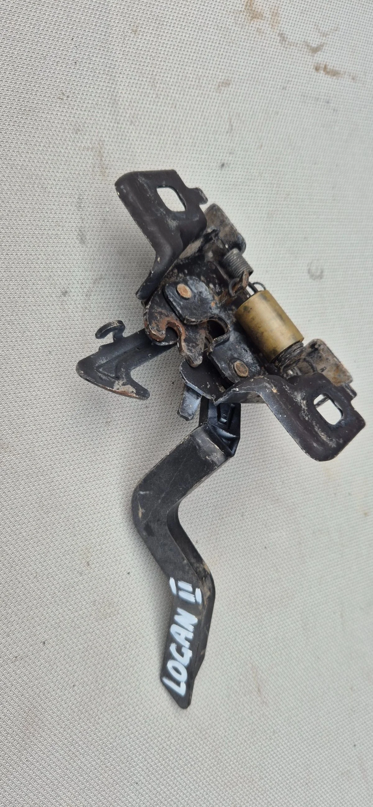 Замок капота для Renault Logan II 2014-2022