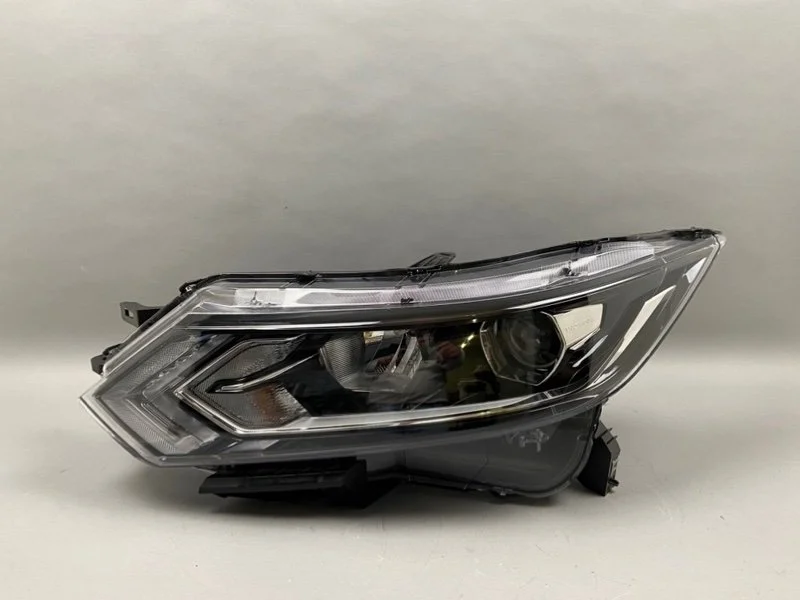 Фара Nissan Qashqai 2017-2022 26060HV00B J11, левая