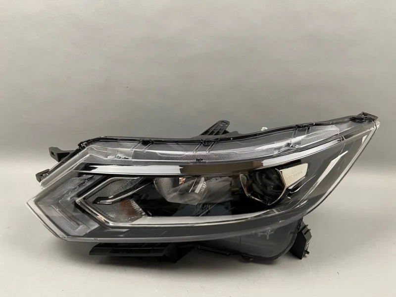Фара Nissan Qashqai 2017-2022 26060HV00B J11, левая