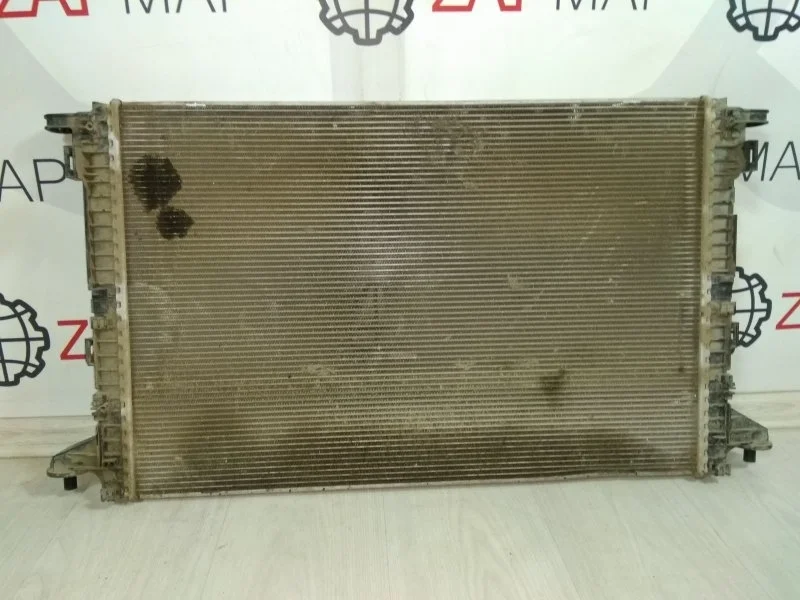 Радиатор ДВС Audi A4 B9