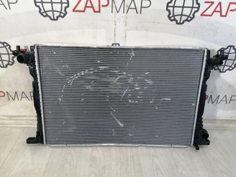 Радиатор Audi A4 8W0 2017-HB