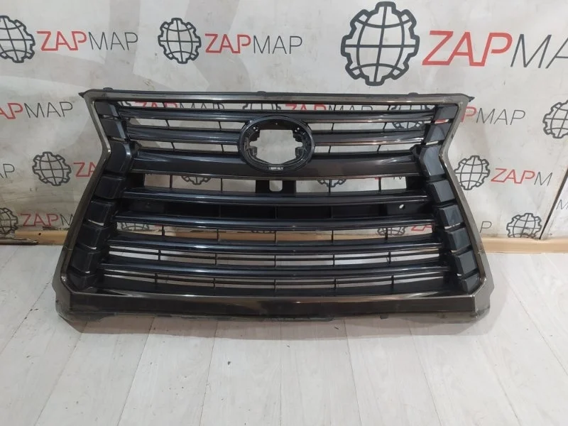 Решетка радиатора передняя Lexus LX 570 2015-н.в