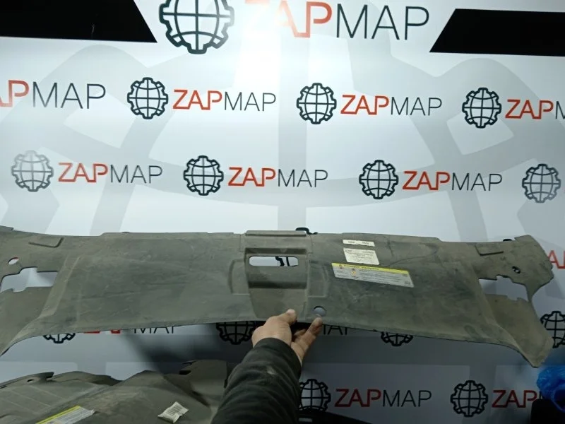 Накладка замка капота передняя Audi A8 D4