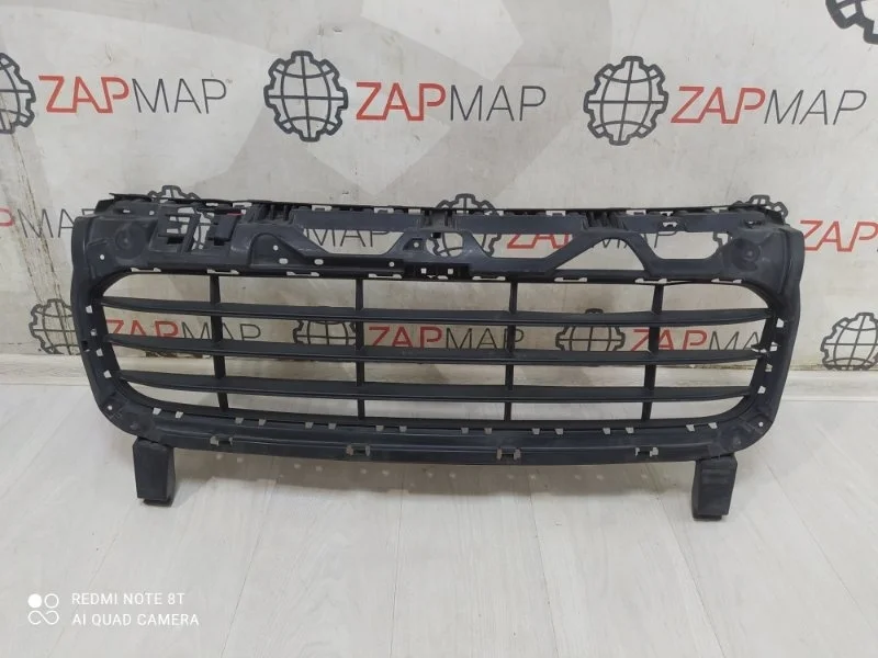 Решетка бампера передняя porsche Cayenne 958