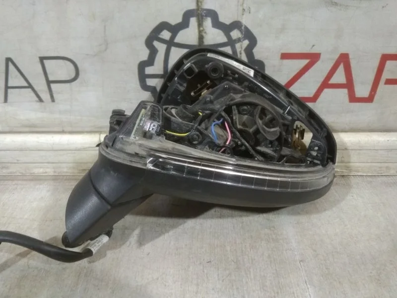 Зеркало переднее левое Audi A4 B9 2015