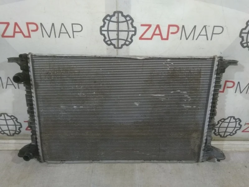 Радиатор охлаждения Audi A4 B9 2015