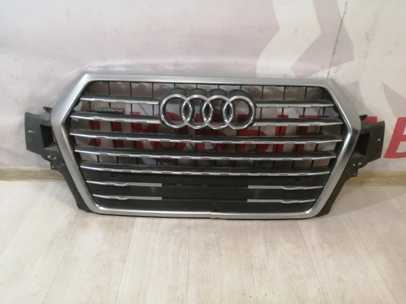 Решетка радиатора передняя Audi Q7 4M 2015-2019