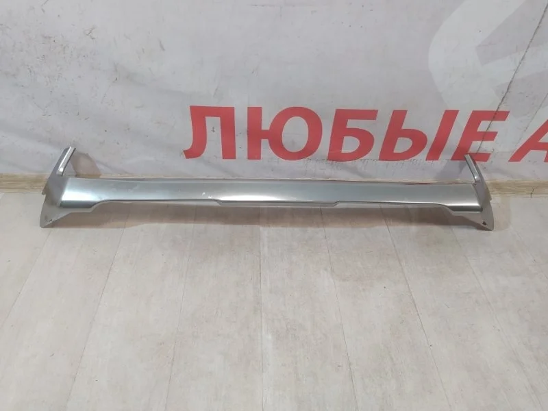 Хром решетки радиатора передний Lexus LX 570