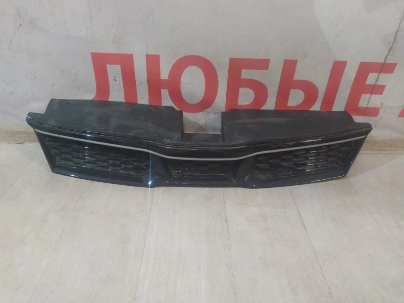 Решетка радиатора передняя kia Rio 4 FB 2016-2020