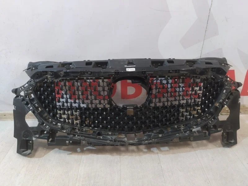 Решетка радиатора передняя Mazda 6 GJ 2013-2019