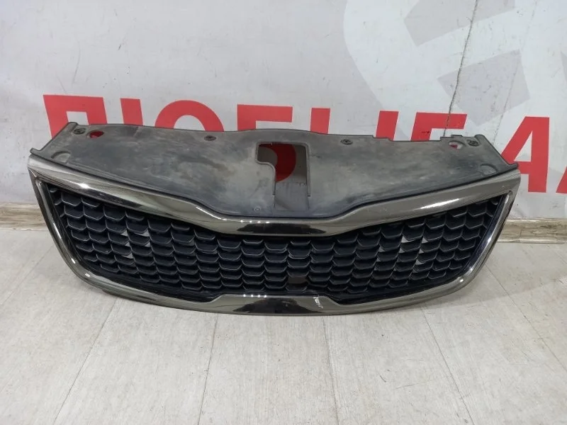 Решетка радиатора передняя kia Rio 3 QB 2013-2017