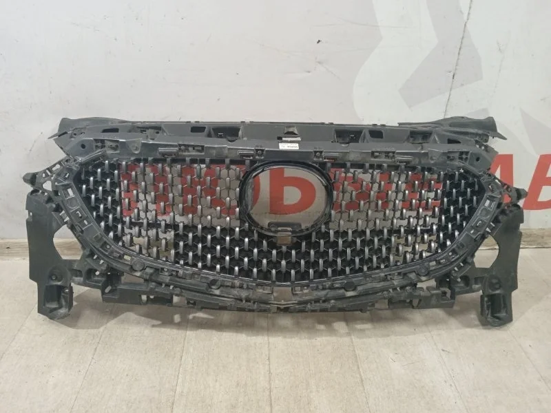 Решетка радиатора передняя Mazda 6 GJ 2018-НВ