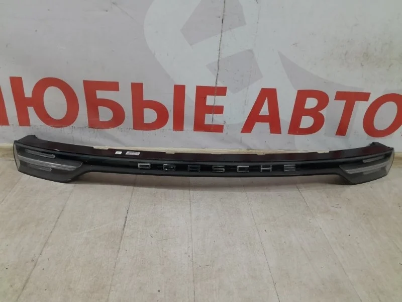 Фонарь крышки багажника задний porsche Cayenne 3