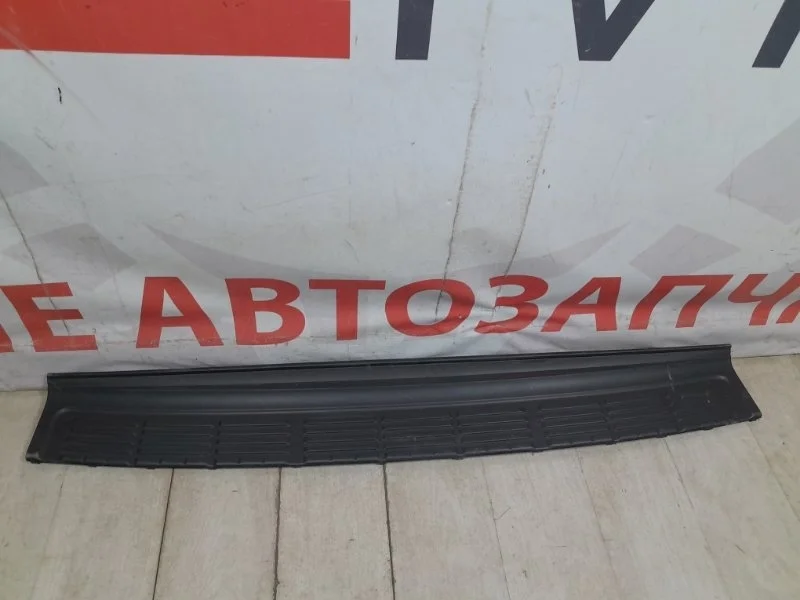 Накладка заднего бампера Toyota Land cruiser 200